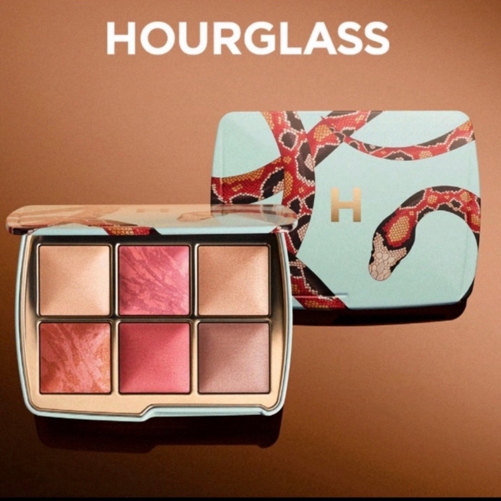 2023 Hourglass holiday ambient pallet